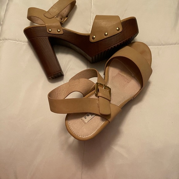 Bone colored heels - Picture 3 of 4